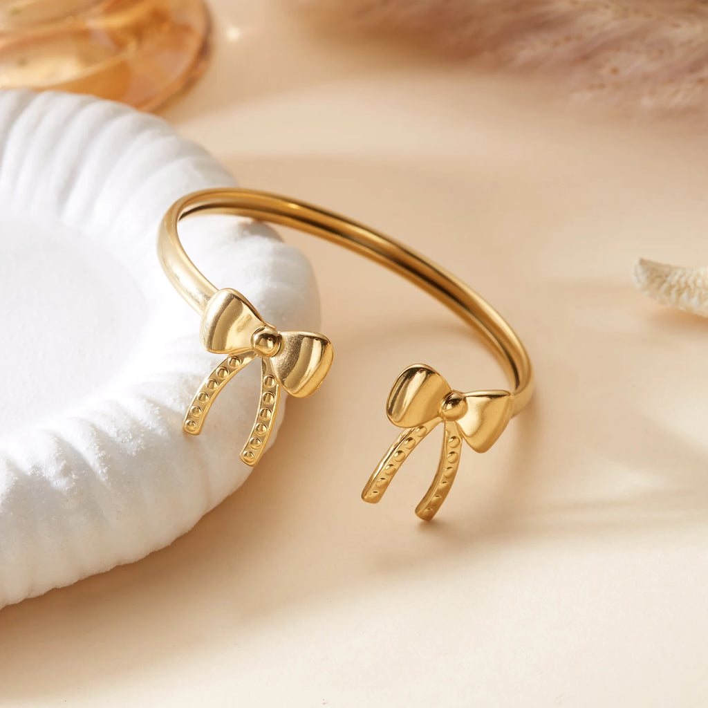New Classic Sun Moon Pattern Open Bangles Bracelet For Women Gold Color Stainless Steel Heart Cuff Bracelet Hand Ornament Gift