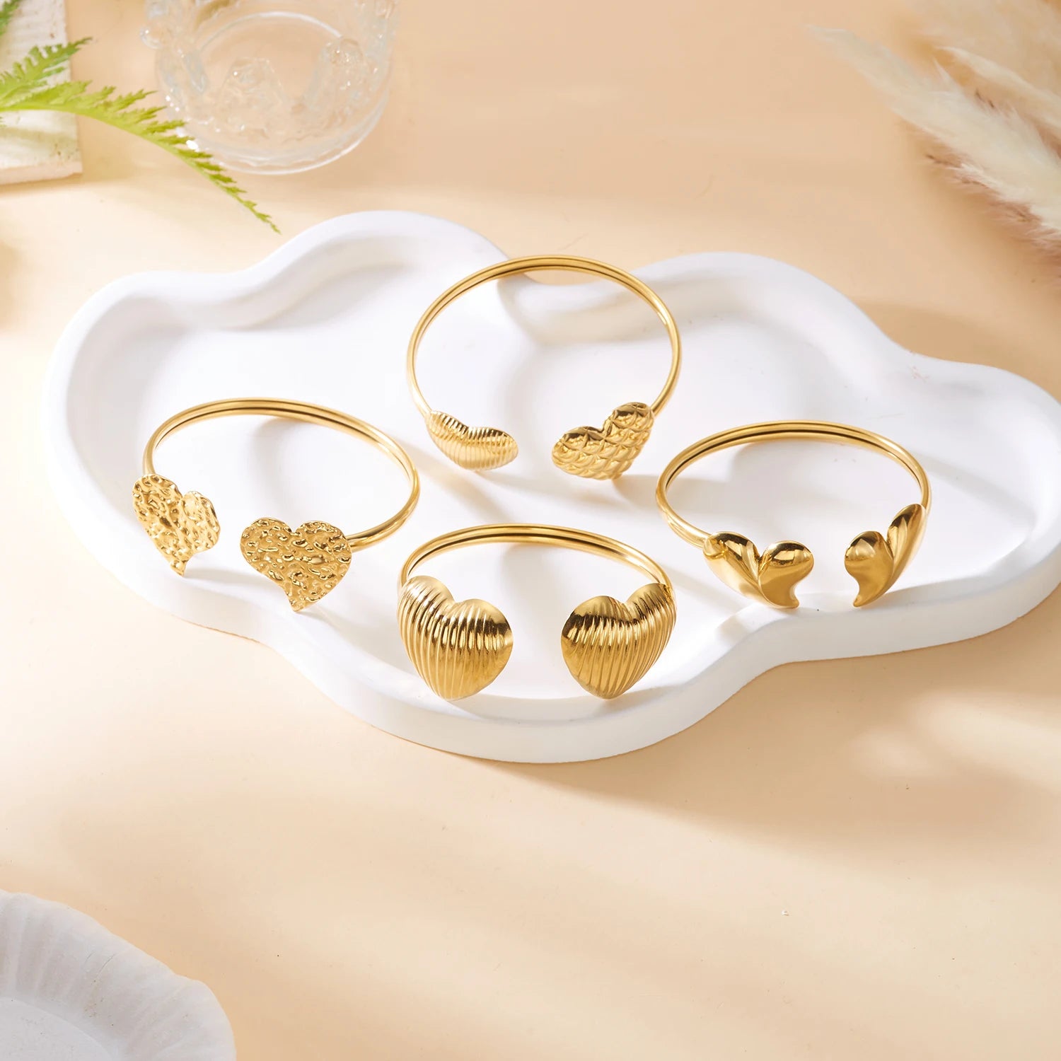 New Classic Sun Moon Pattern Open Bangles Bracelet For Women Gold Color Stainless Steel Heart Cuff Bracelet Hand Ornament Gift