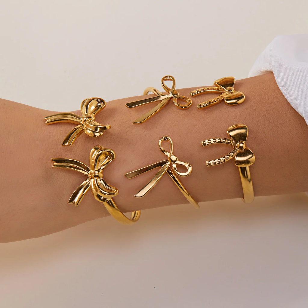 New Classic Sun Moon Pattern Open Bangles Bracelet For Women Gold Color Stainless Steel Heart Cuff Bracelet Hand Ornament Gift
