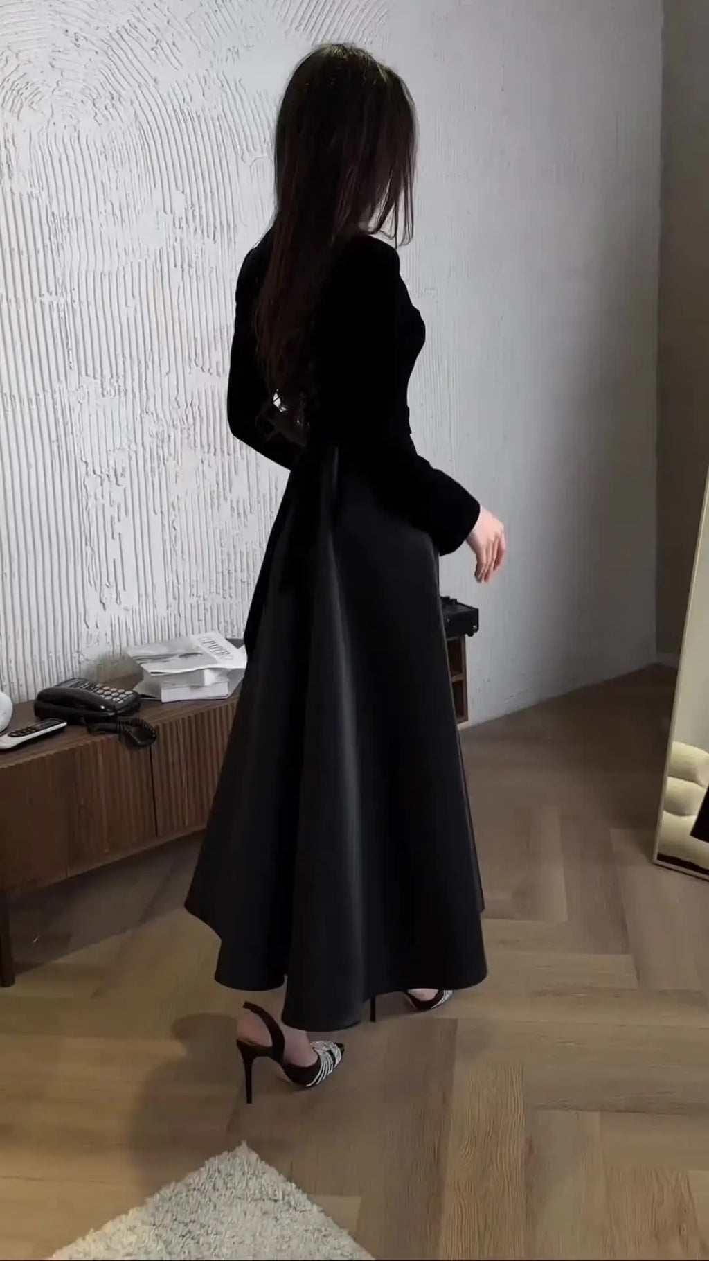 Elegant Dresses Slim Spring Autumn Evening Dresses Female Solid Velvet Dress Ladies Waisted Long Round-Neck Clothes for Women