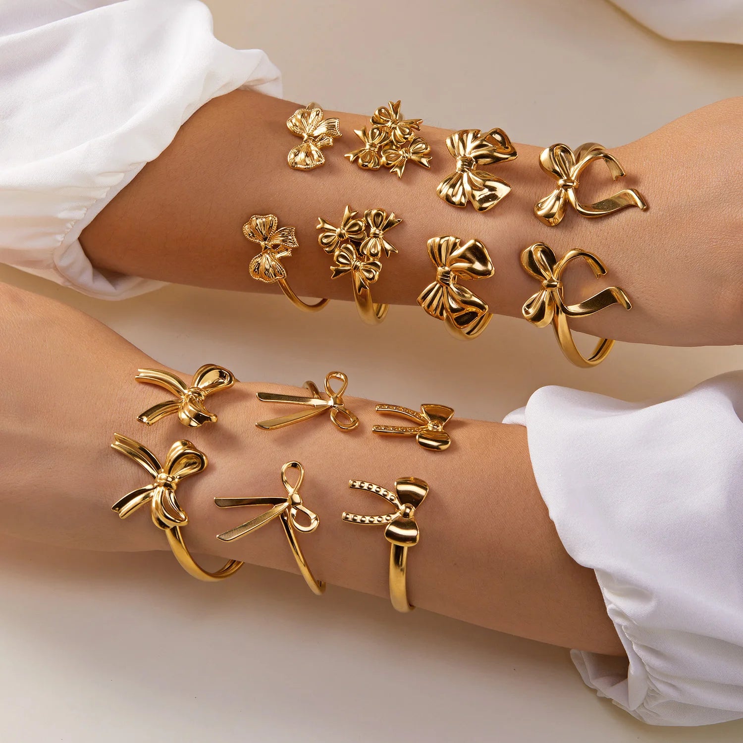 New Classic Sun Moon Pattern Open Bangles Bracelet For Women Gold Color Stainless Steel Heart Cuff Bracelet Hand Ornament Gift