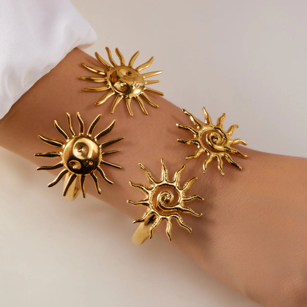 New Classic Sun Moon Pattern Open Bangles Bracelet For Women Gold Color Stainless Steel Heart Cuff Bracelet Hand Ornament Gift