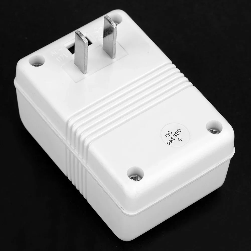 Power Converter Voltage Converter 70W 110V/120V to 220V/240V StepUp&amp Down Voltage Converter Transformer (CN Standard Plug)