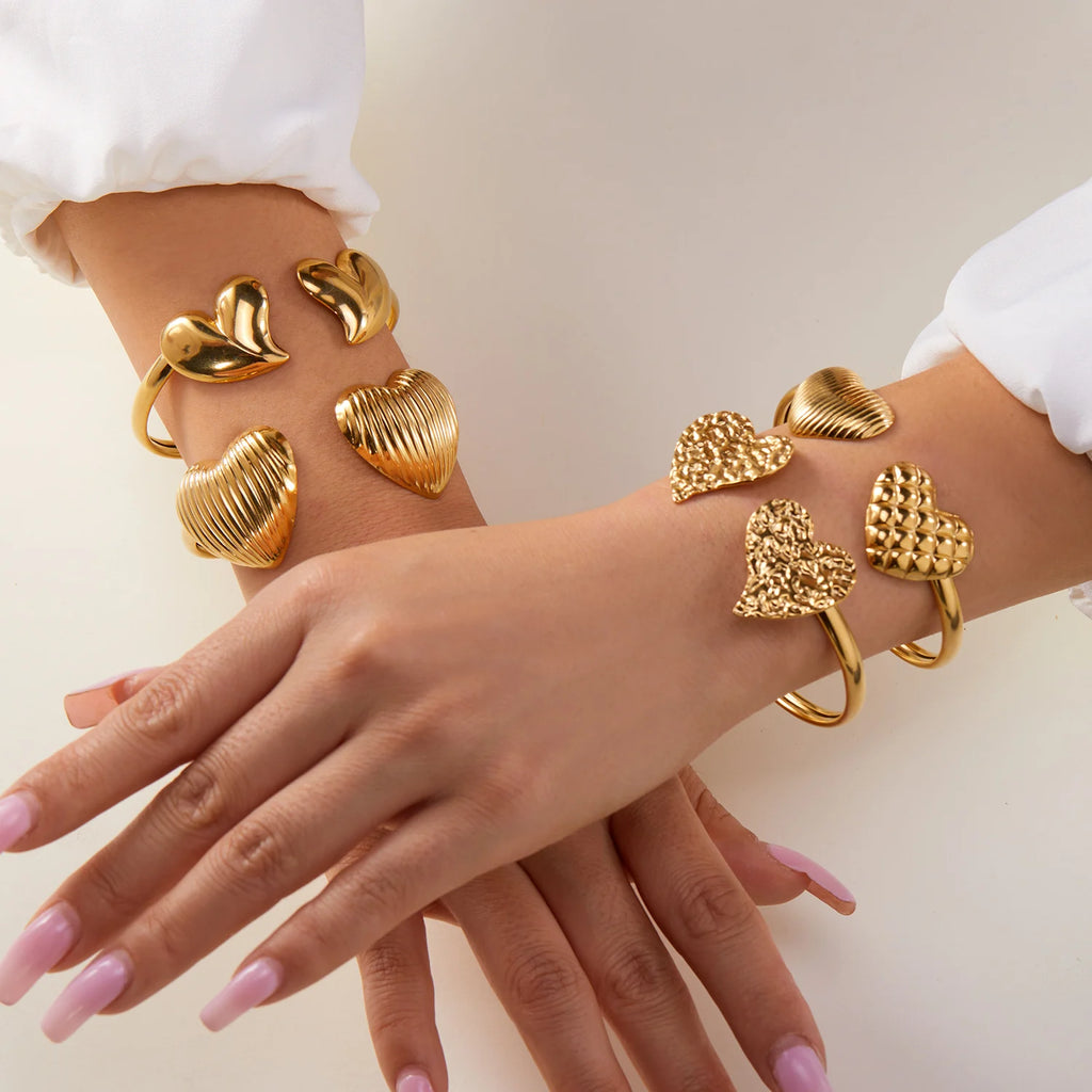 New Classic Sun Moon Pattern Open Bangles Bracelet For Women Gold Color Stainless Steel Heart Cuff Bracelet Hand Ornament Gift