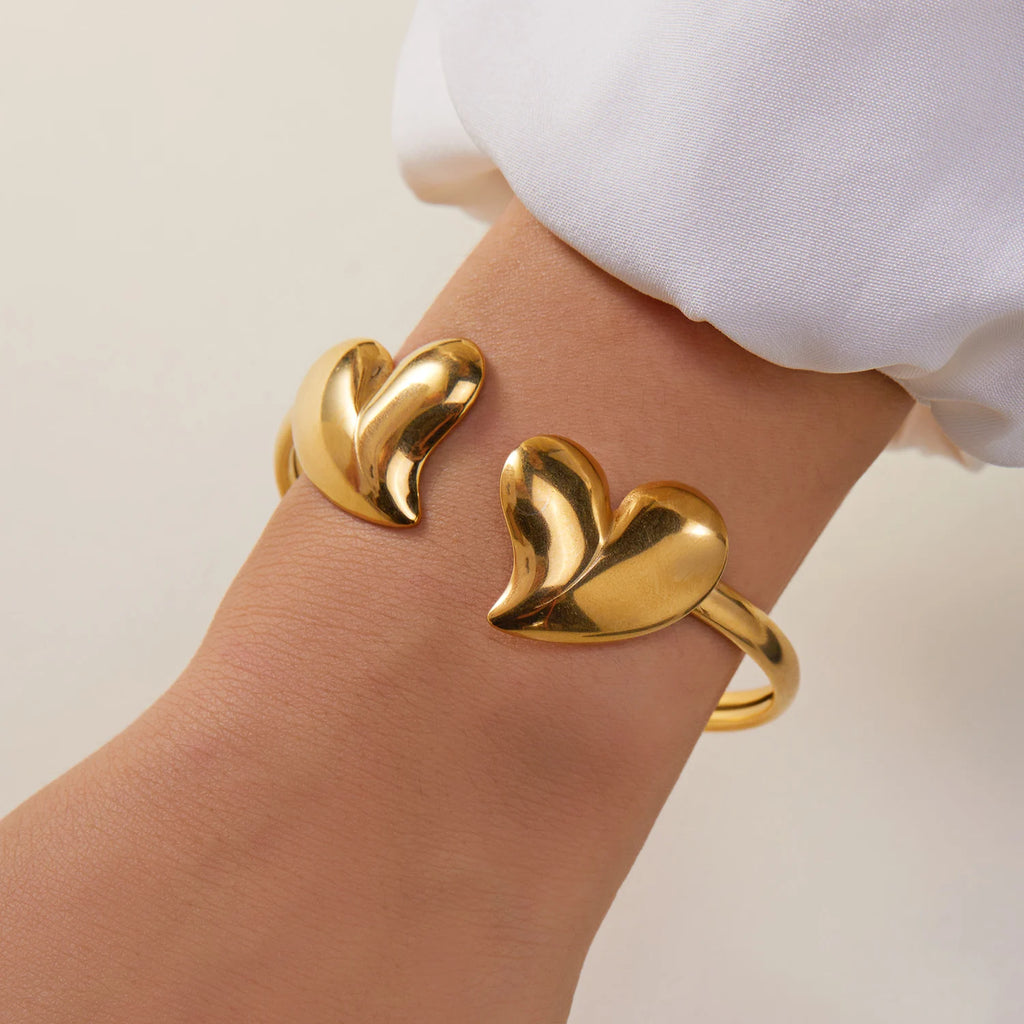 New Classic Sun Moon Pattern Open Bangles Bracelet For Women Gold Color Stainless Steel Heart Cuff Bracelet Hand Ornament Gift