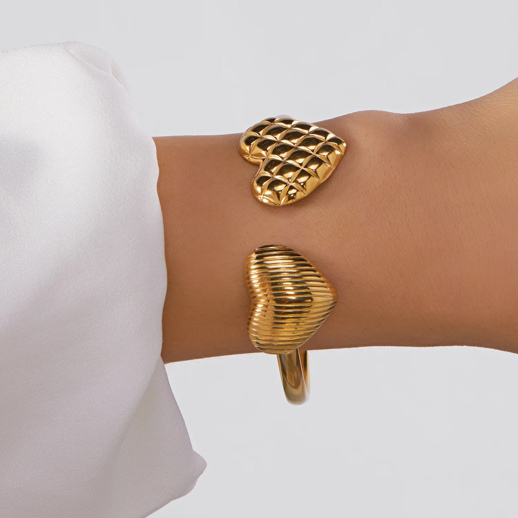 New Classic Sun Moon Pattern Open Bangles Bracelet For Women Gold Color Stainless Steel Heart Cuff Bracelet Hand Ornament Gift