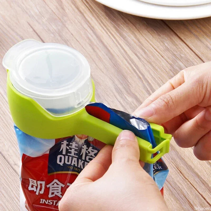 Pour Snack Clips Food Storage Sealing Clips with Pour Spouts Durable Plastic Clips for Food Storage Kitchen Snack Bag Storage