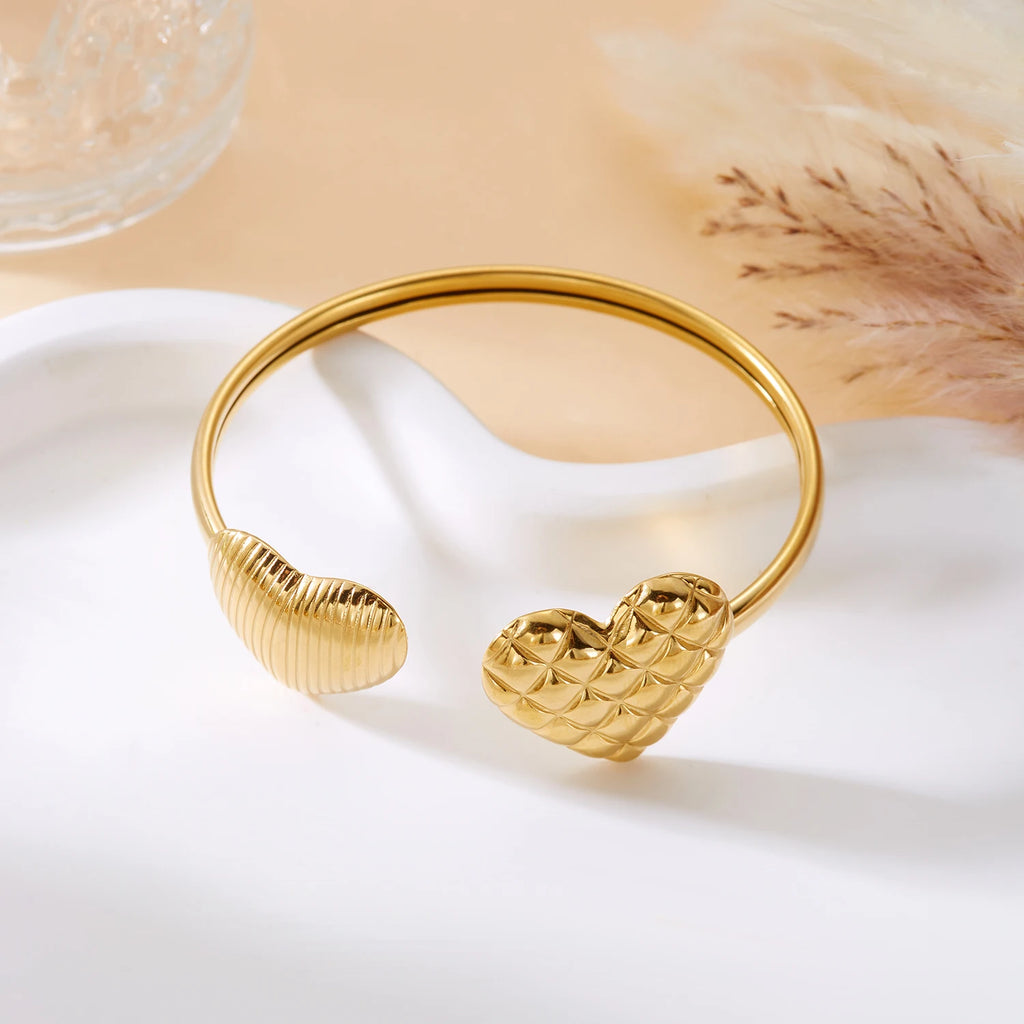New Classic Sun Moon Pattern Open Bangles Bracelet For Women Gold Color Stainless Steel Heart Cuff Bracelet Hand Ornament Gift