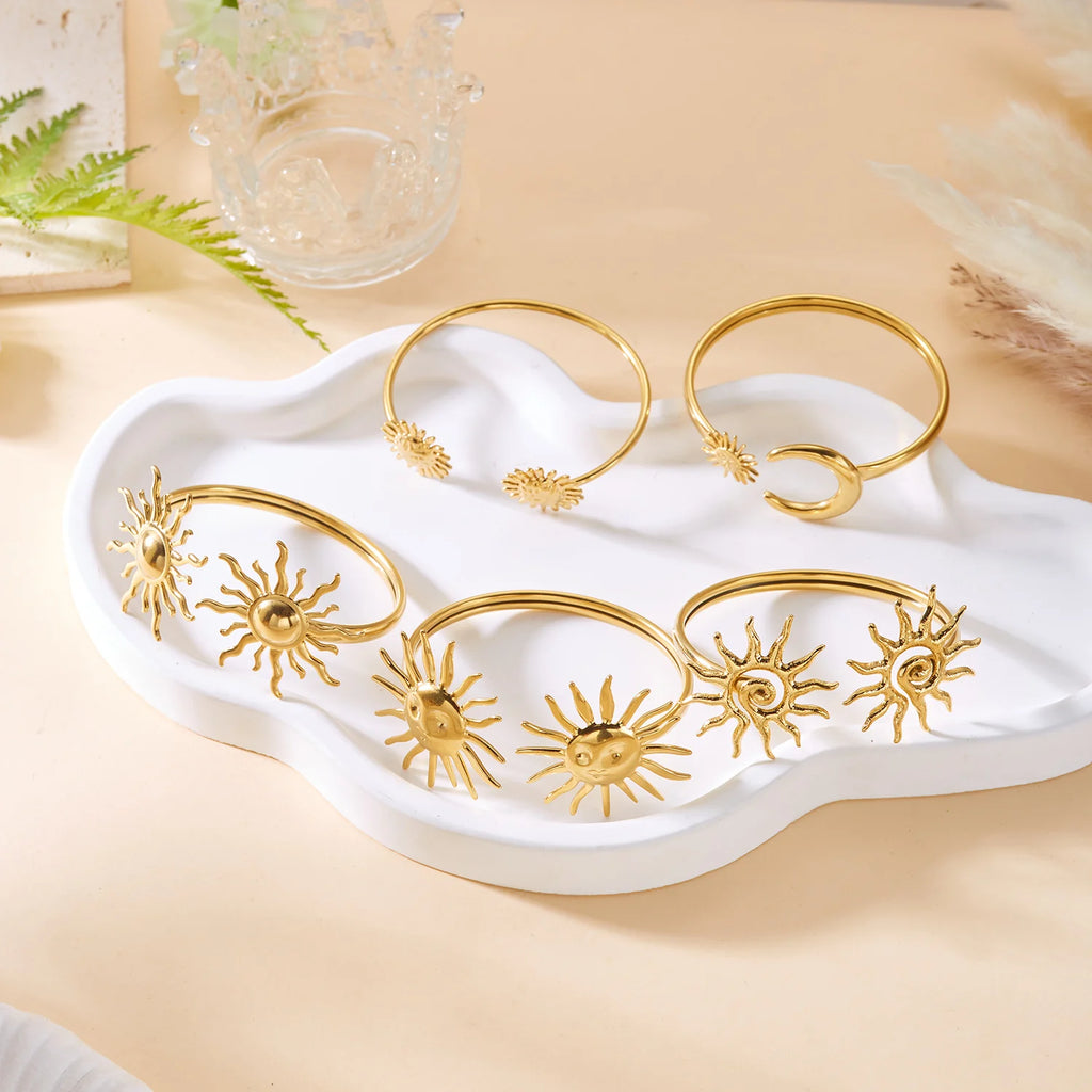 New Classic Sun Moon Pattern Open Bangles Bracelet For Women Gold Color Stainless Steel Heart Cuff Bracelet Hand Ornament Gift
