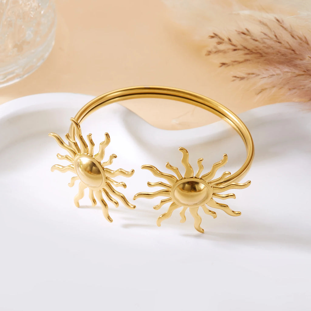 New Classic Sun Moon Pattern Open Bangles Bracelet For Women Gold Color Stainless Steel Heart Cuff Bracelet Hand Ornament Gift