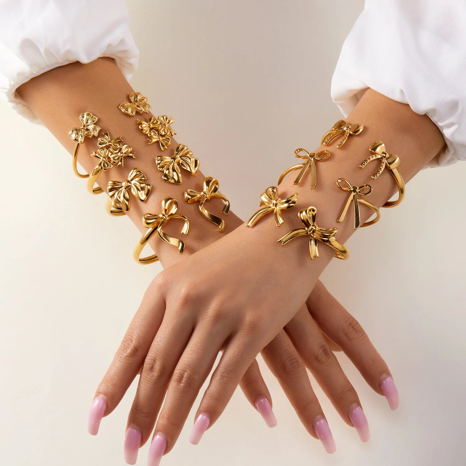 New Classic Sun Moon Pattern Open Bangles Bracelet For Women Gold Color Stainless Steel Heart Cuff Bracelet Hand Ornament Gift