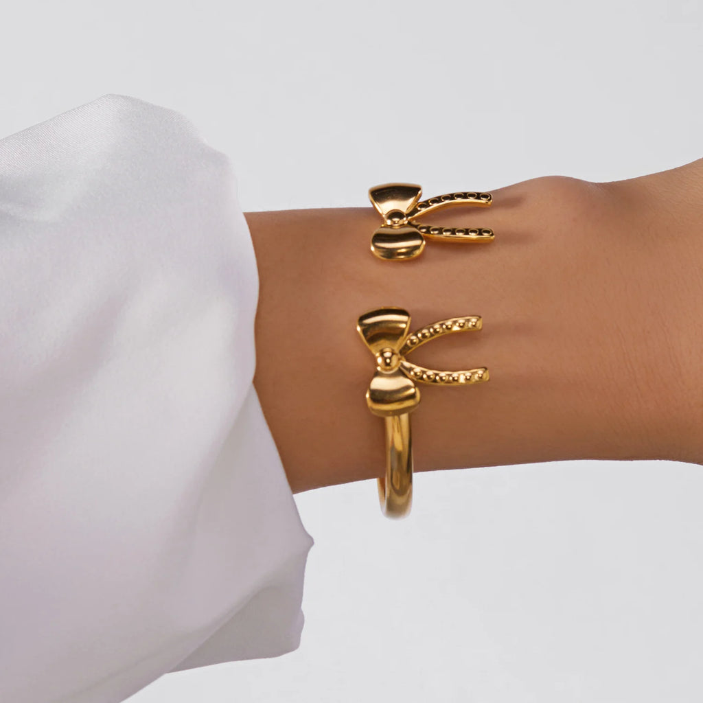 New Classic Sun Moon Pattern Open Bangles Bracelet For Women Gold Color Stainless Steel Heart Cuff Bracelet Hand Ornament Gift